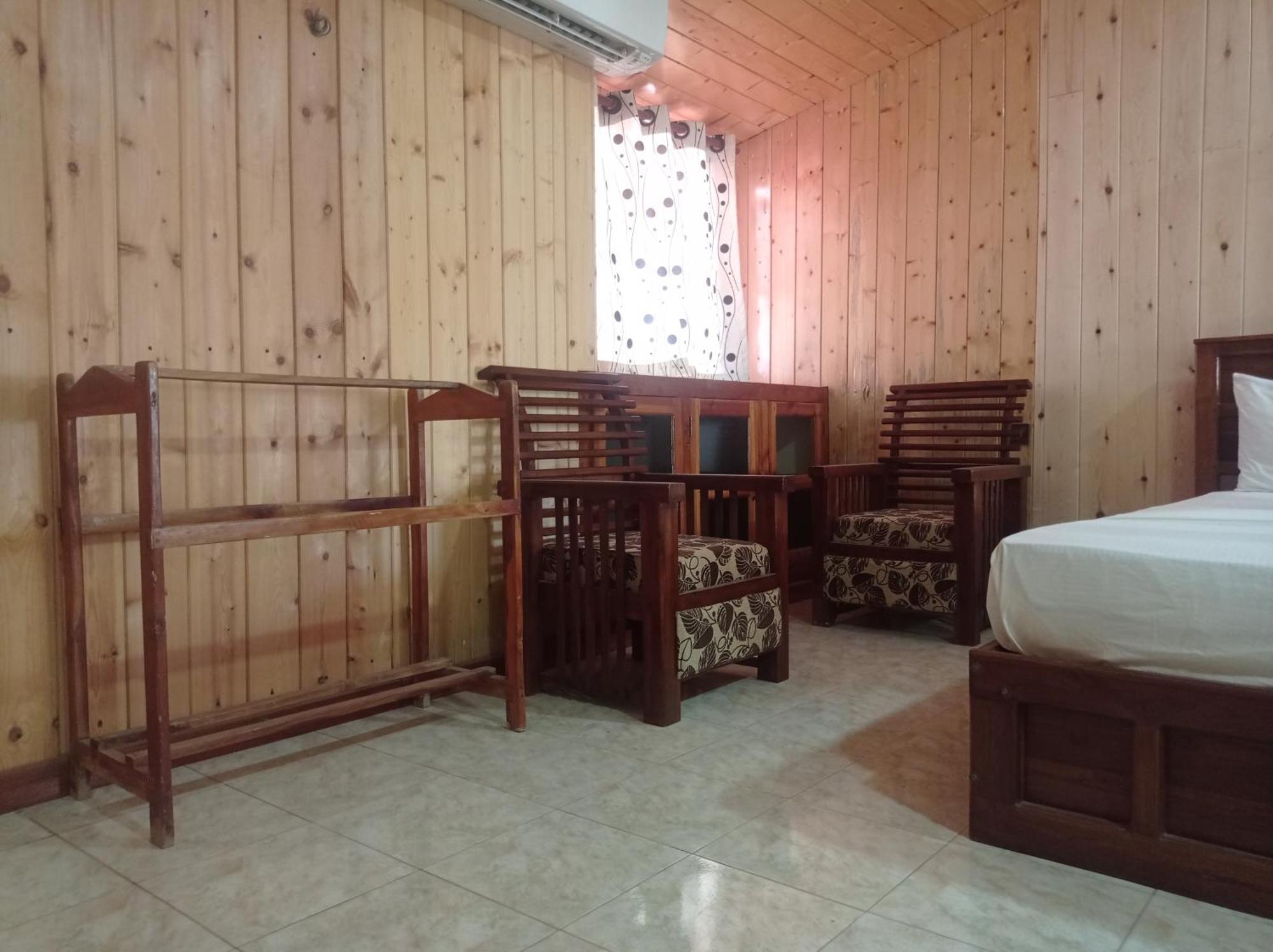 Silver Beach Hotel Trincomalee Exterior foto