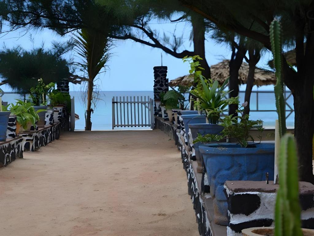 Silver Beach Hotel Trincomalee Exterior foto